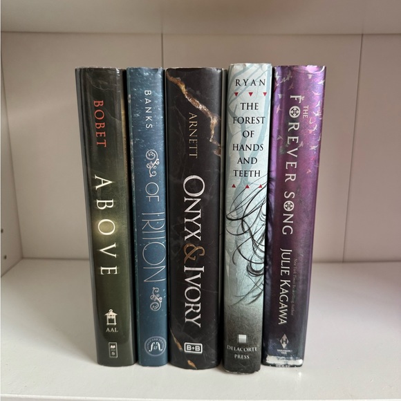 Hardcover Book Bundle - Picture 1 of 2